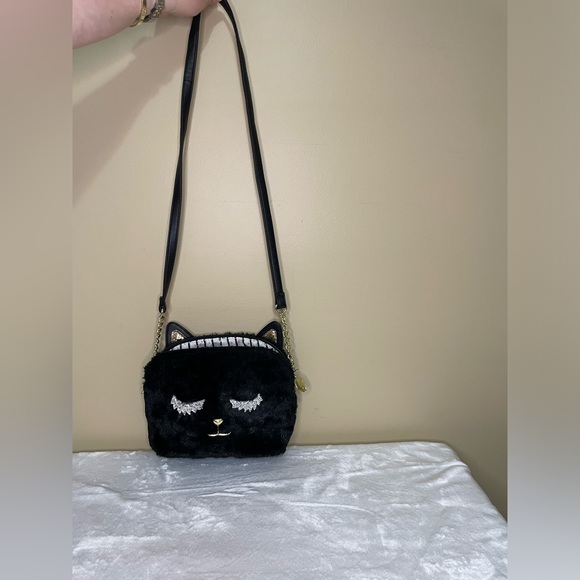 Betsey Johnson Black Fuzzy Glitter Cat Crossbody - Picture 3 of 10